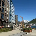Koselig Naert Sentrum ترومسو