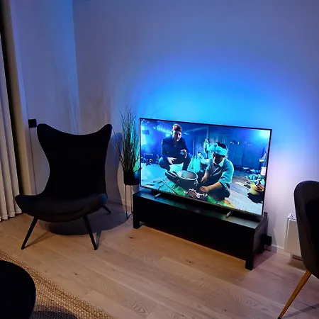 Koselig Naert Sentrum דירה טרומסה